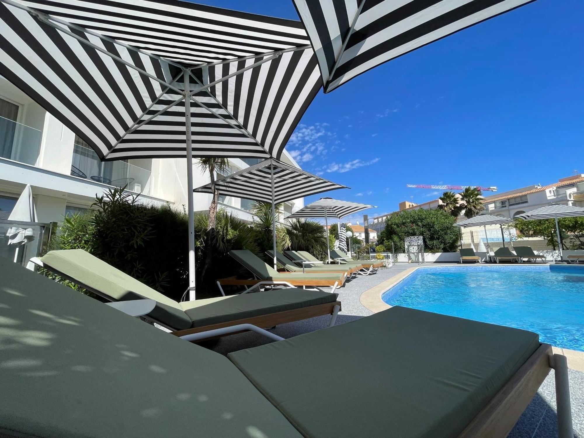 Junior Suite with Pool View